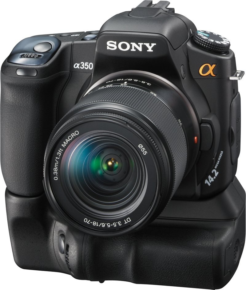 Illustration for article titled Sony A300 and A350 DSLRs Have Two-Way Tilting Live View